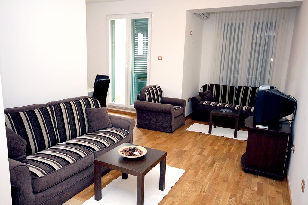 Apartments Draskovic Mirista Petrovac Екстер'єр фото